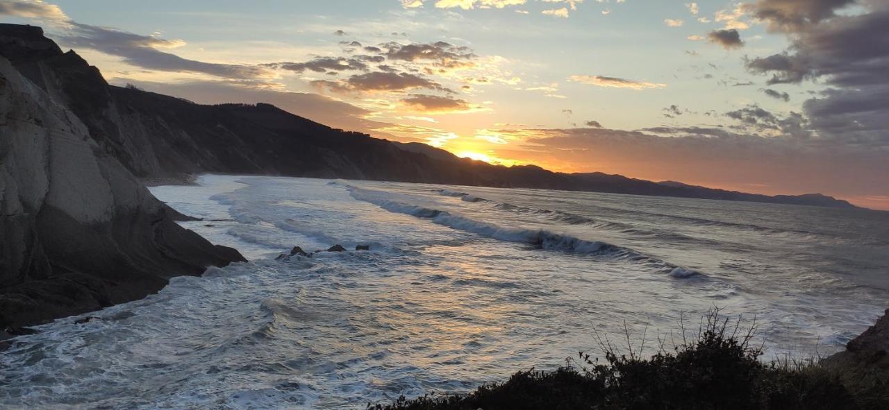 Zumaia Basque Alaiアパートメント エクステリア 写真